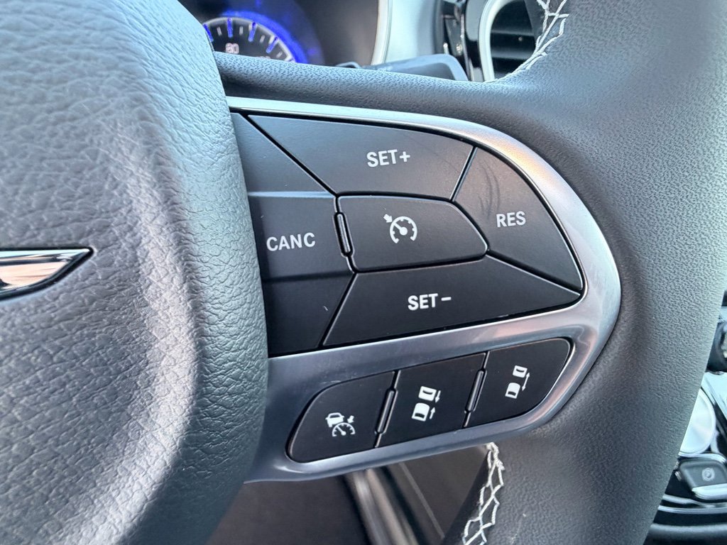 New 2026 Chrysler Pacifica Limited image 14