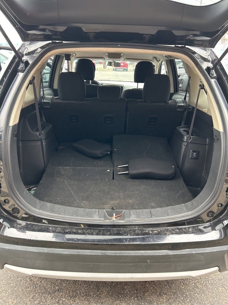 Used 2017 Mitsubishi Outlander ES image 9