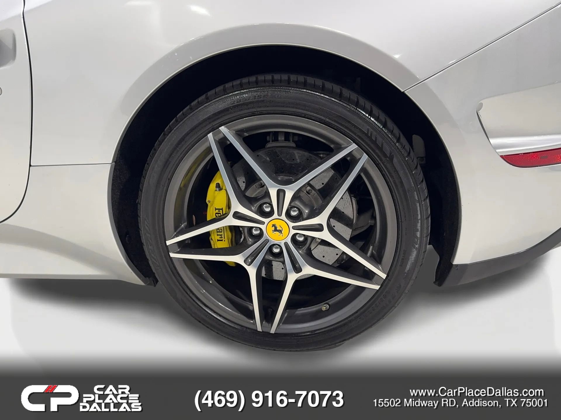 Used 2016 Ferrari California T image 31