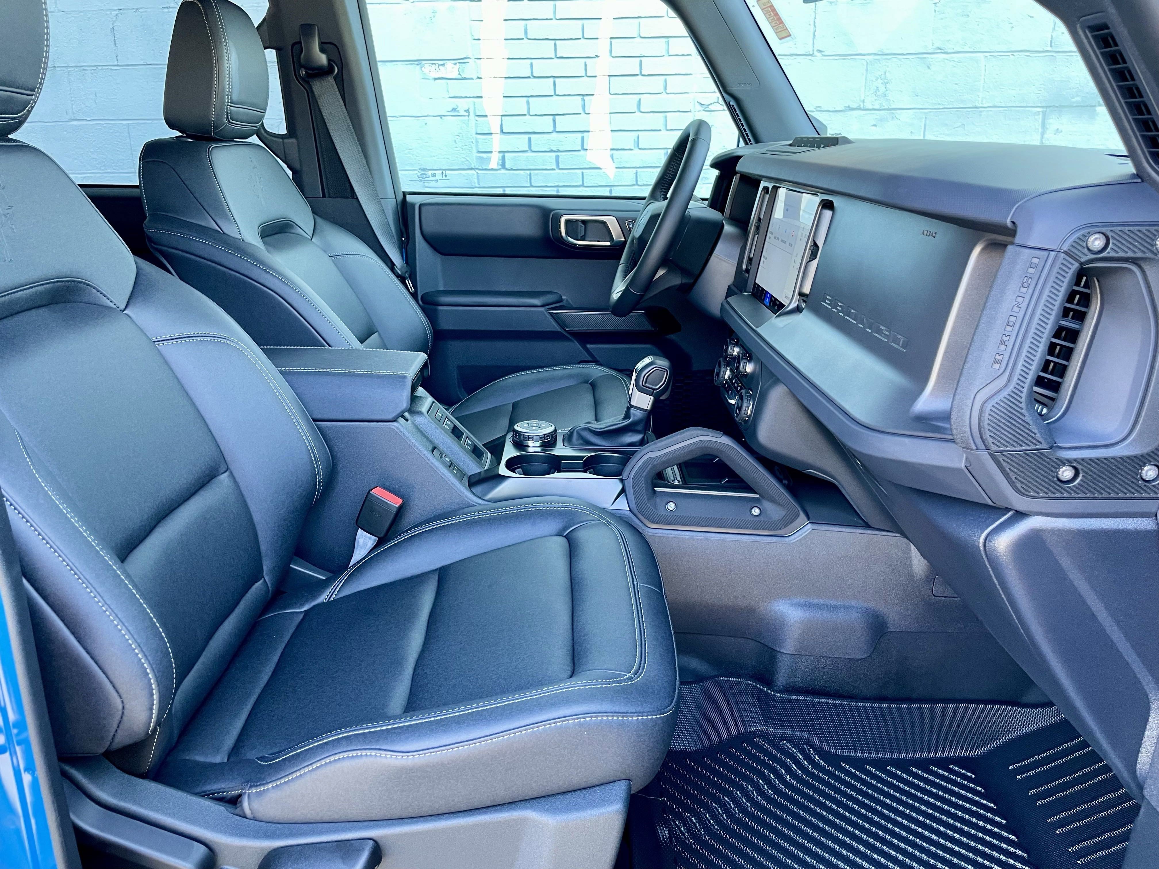 Used 2025 Ford Bronco Badlands image 15