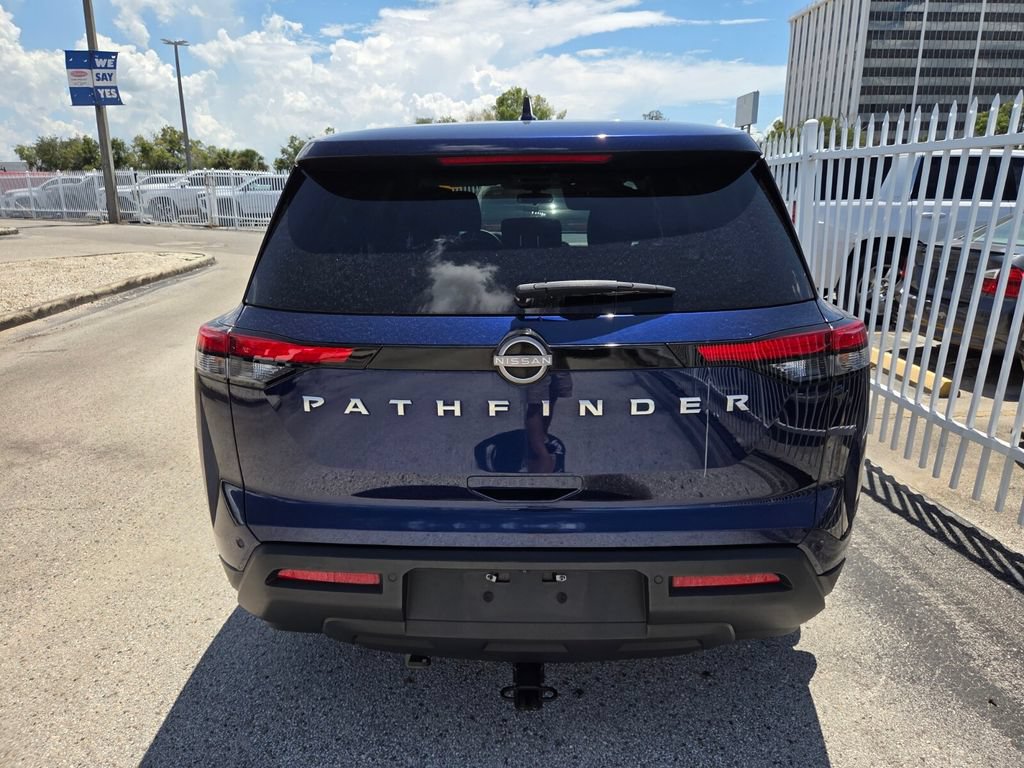 Used 2022 Nissan Pathfinder S FWD image 6