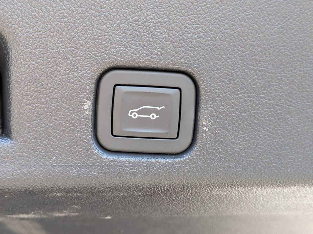 Used 2024 Chevrolet Traverse LT w/ LPO, Floor Liner Package image 14