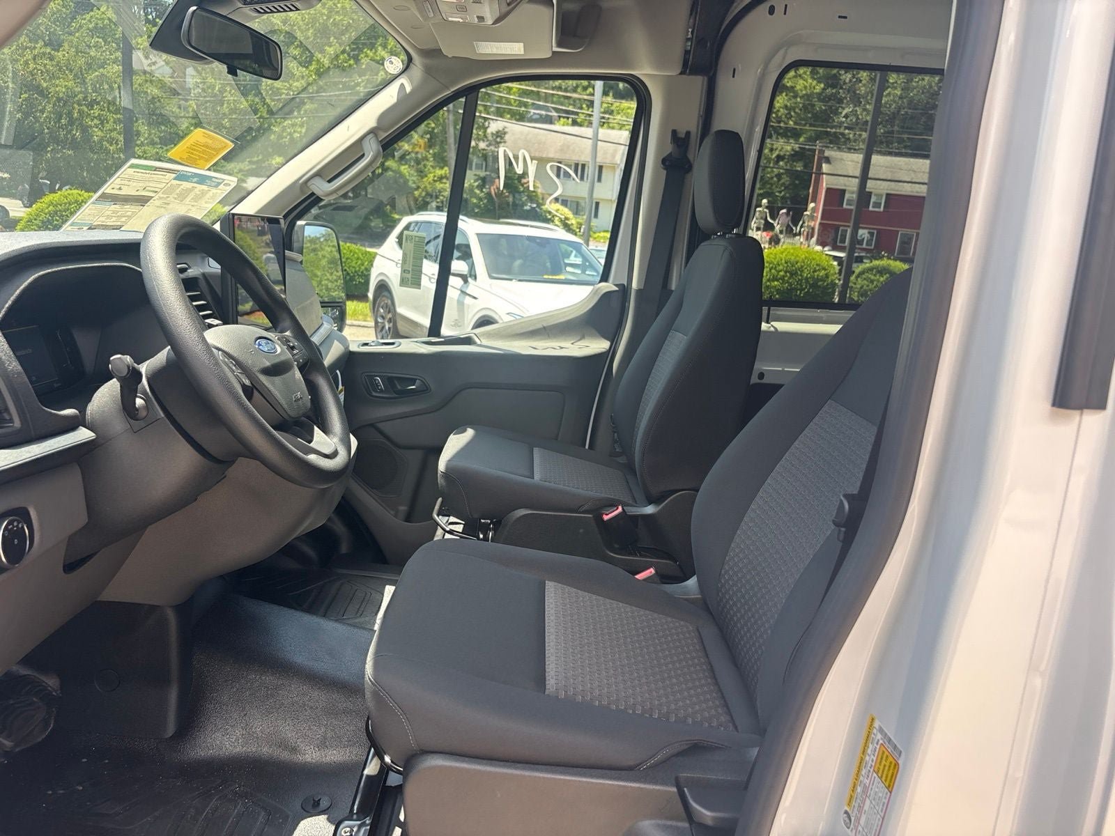 New 2026 Ford Transit 250 148 Medium Roof w/ Load Area Protection Package RWD image 11