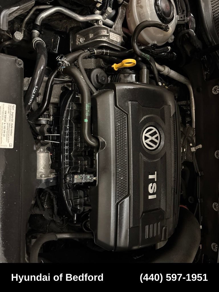 Used 2019 Volkswagen GTI SE FWD image 21