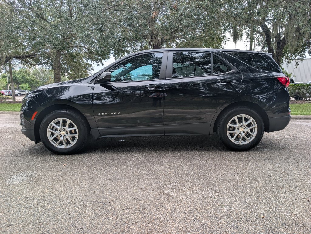 Used 2024 Chevrolet Equinox LS w/ Driver Confidence II Package FWD image 5