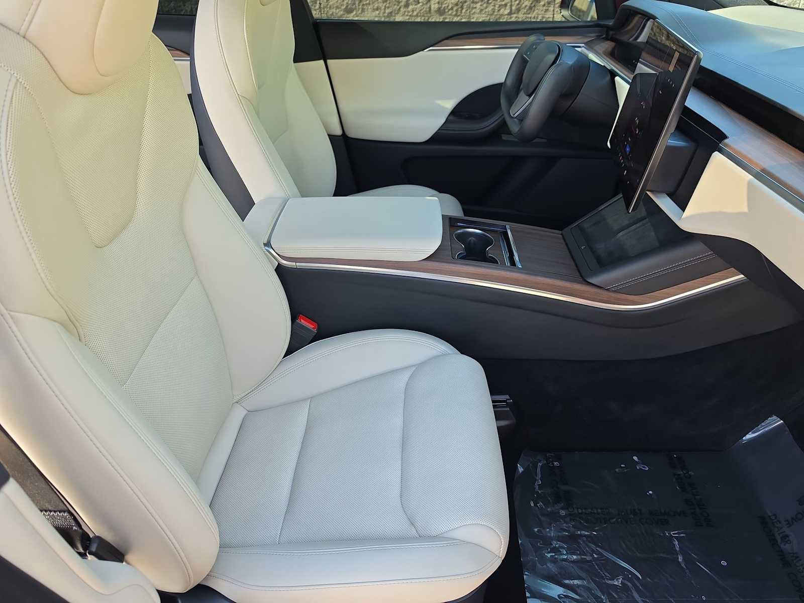 Used 2024 Tesla Model X image 19