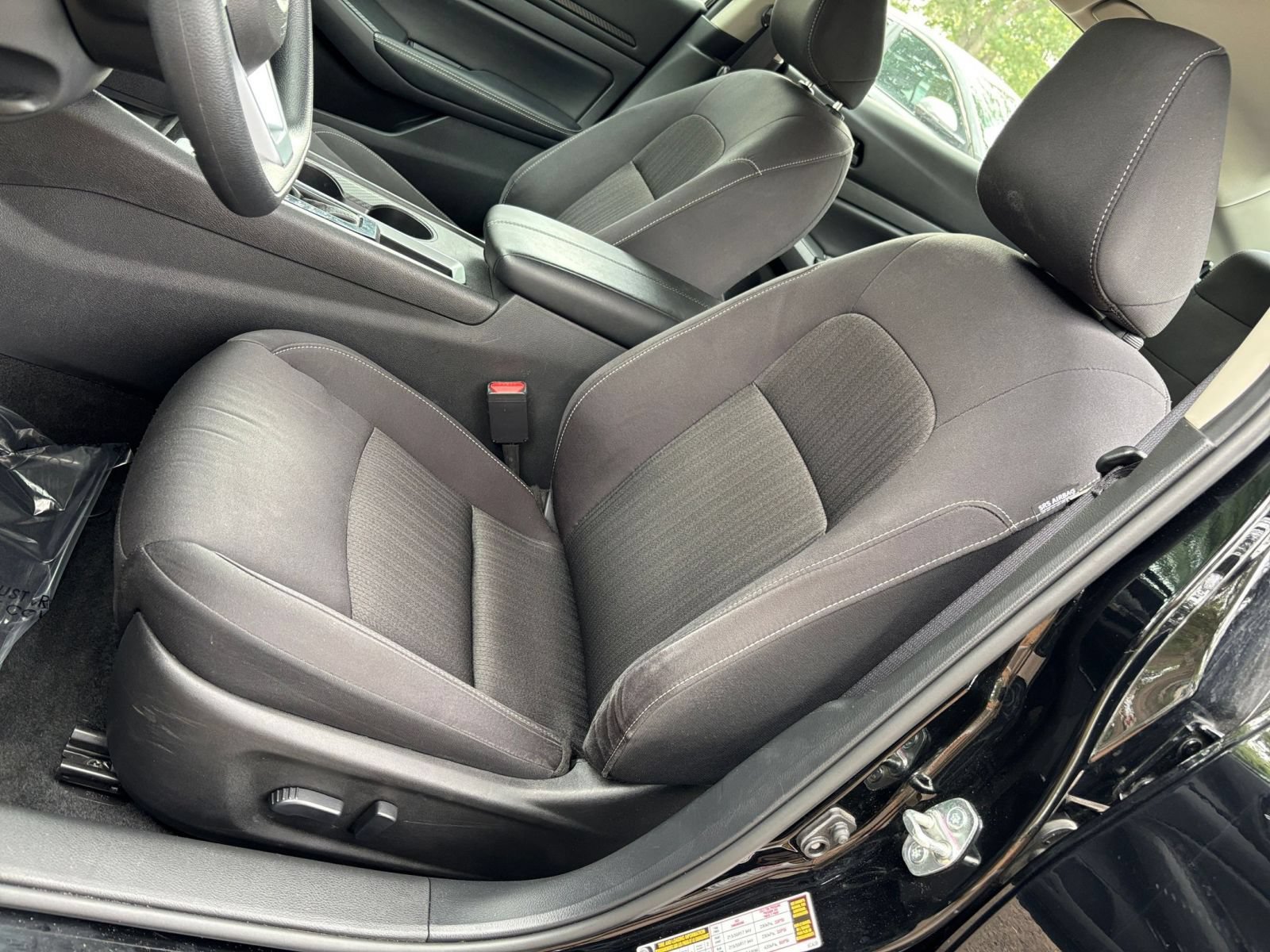 Used 2025 Nissan Altima 2.5 SV FWD image 36