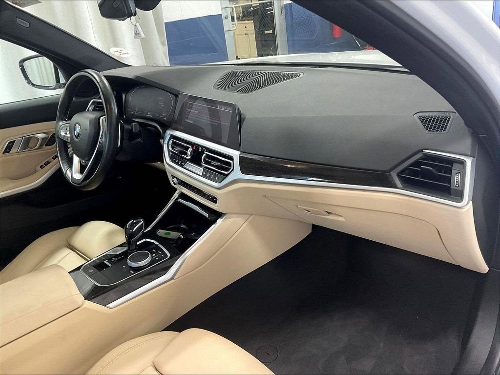 Used 2019 BMW 330i xDrive Sedan w/ Premium Package AWD/4WD image 14