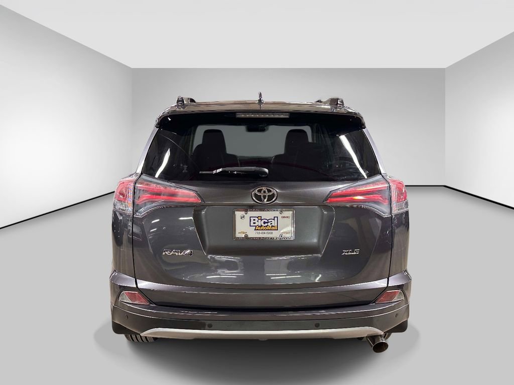 Used 2018 Toyota RAV4 XLE image 4