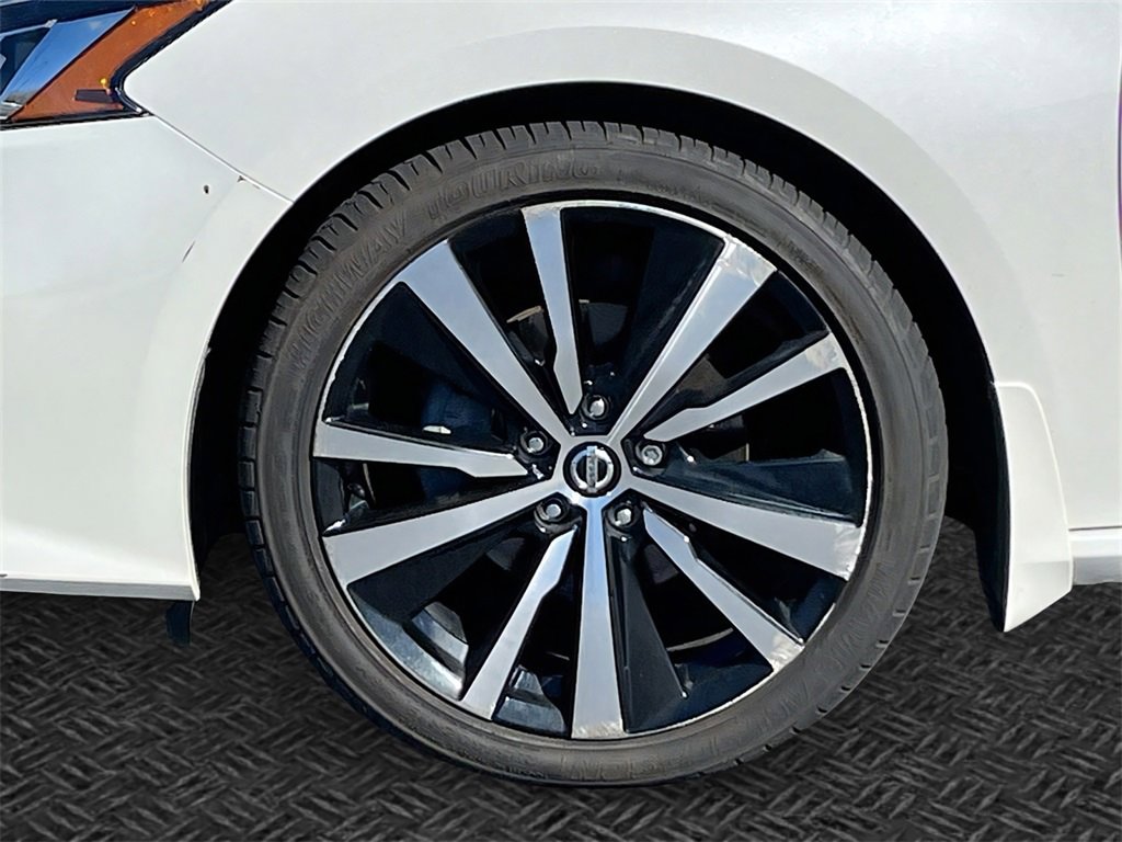 Used 2019 Nissan Altima 2.5 Platinum image 9