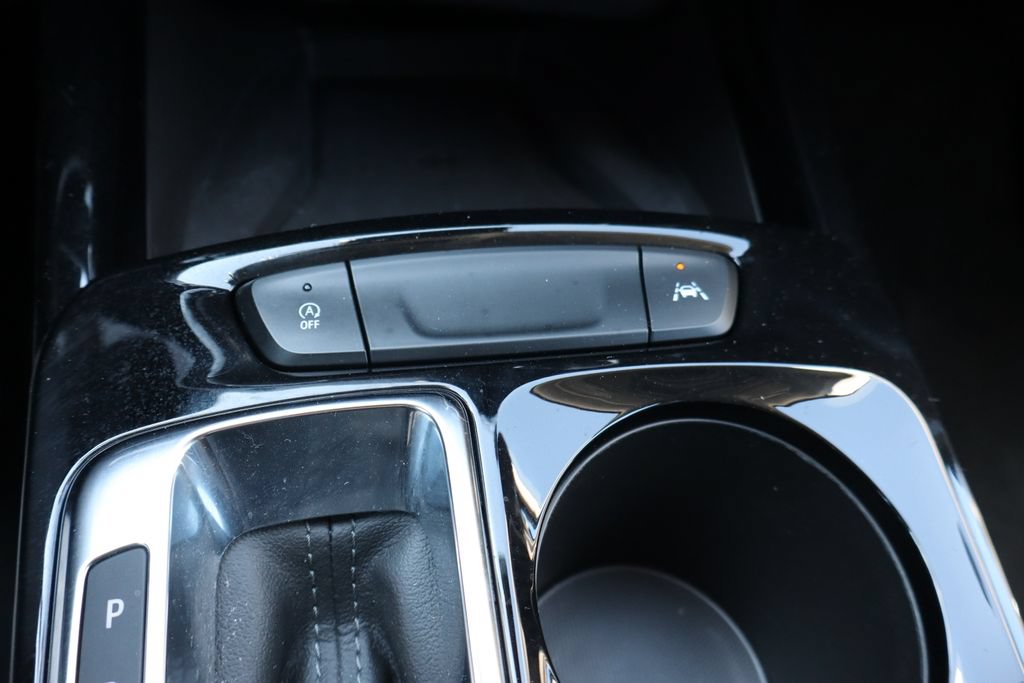 Used 2025 Chevrolet Trax ACTIV w/ Sunroof Package FWD image 9