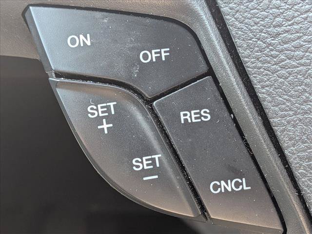 Used 2016 Ford Fusion SE FWD image 8