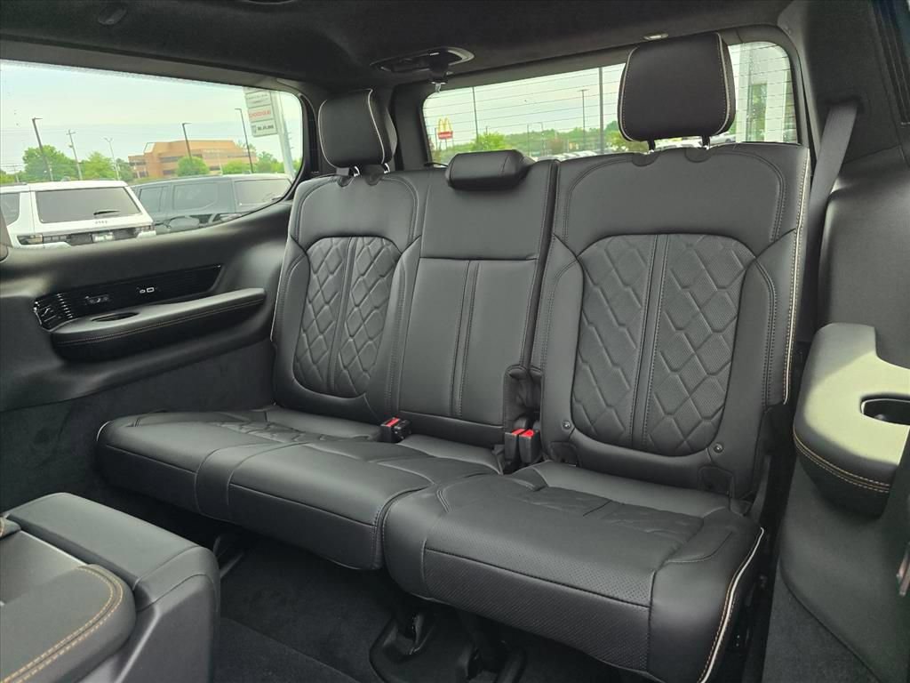 New 2026 Jeep Grand Wagoneer Summit AWD/4WD image 8