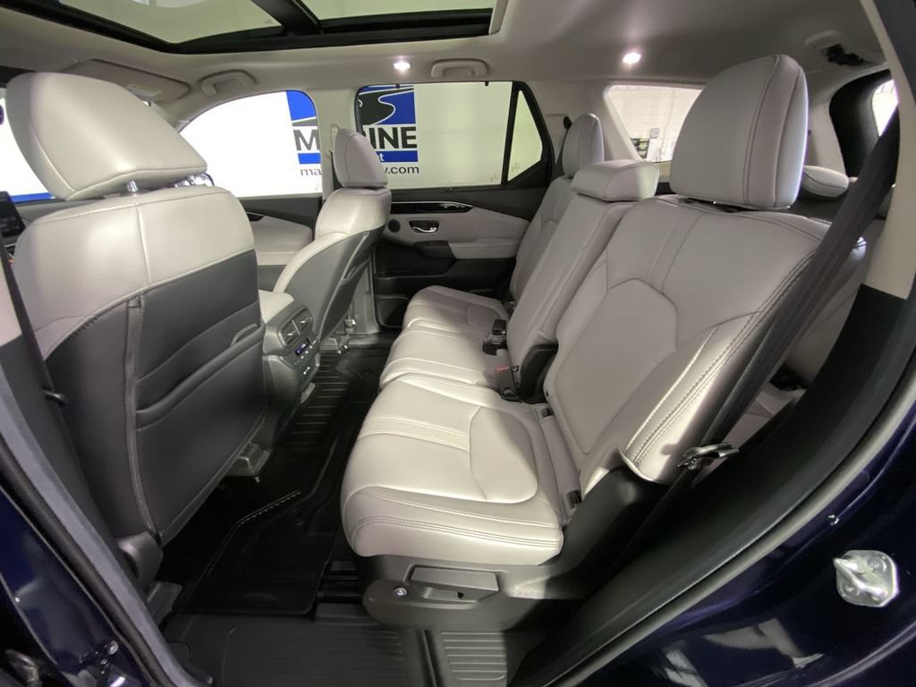 Used 2025 Honda Pilot Touring image 32