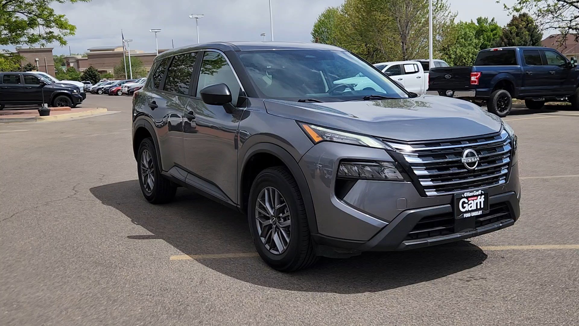 Used 2024 Nissan Rogue S AWD/4WD image 6