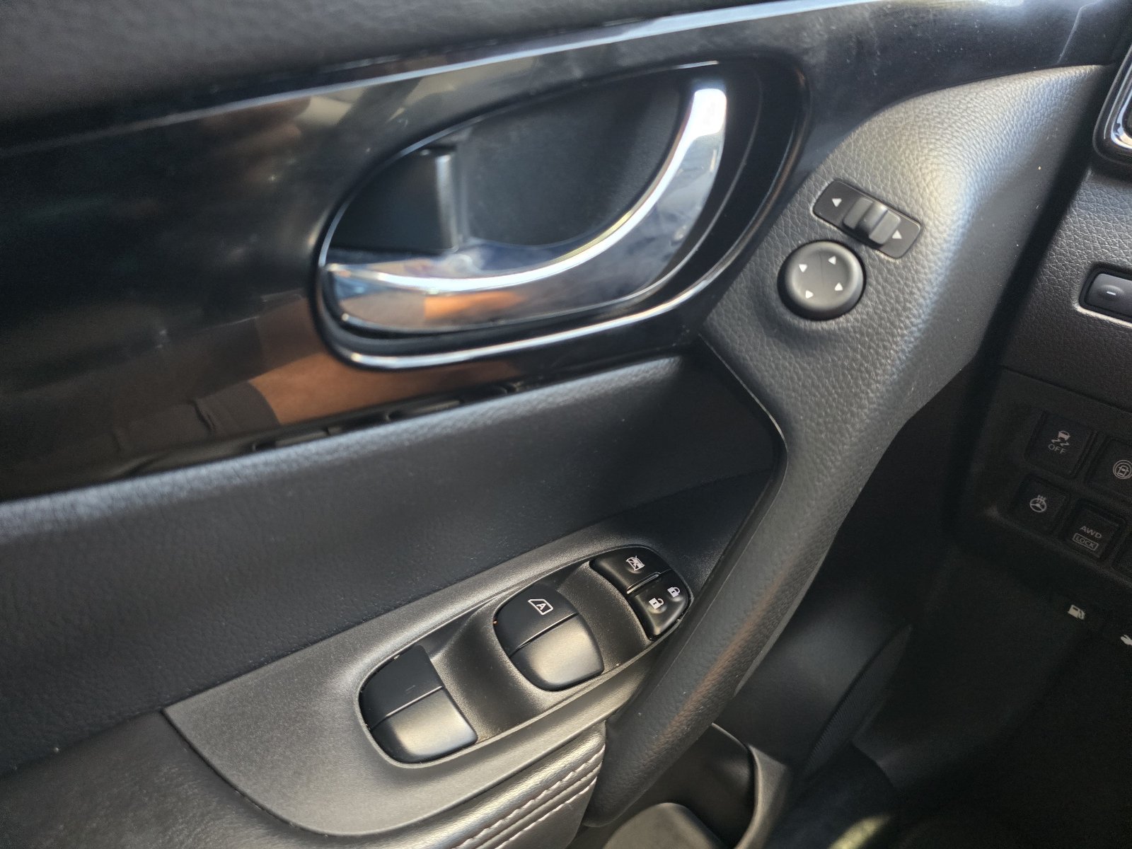 Certified 2022 Nissan Rogue Sport SV AWD/4WD image 23