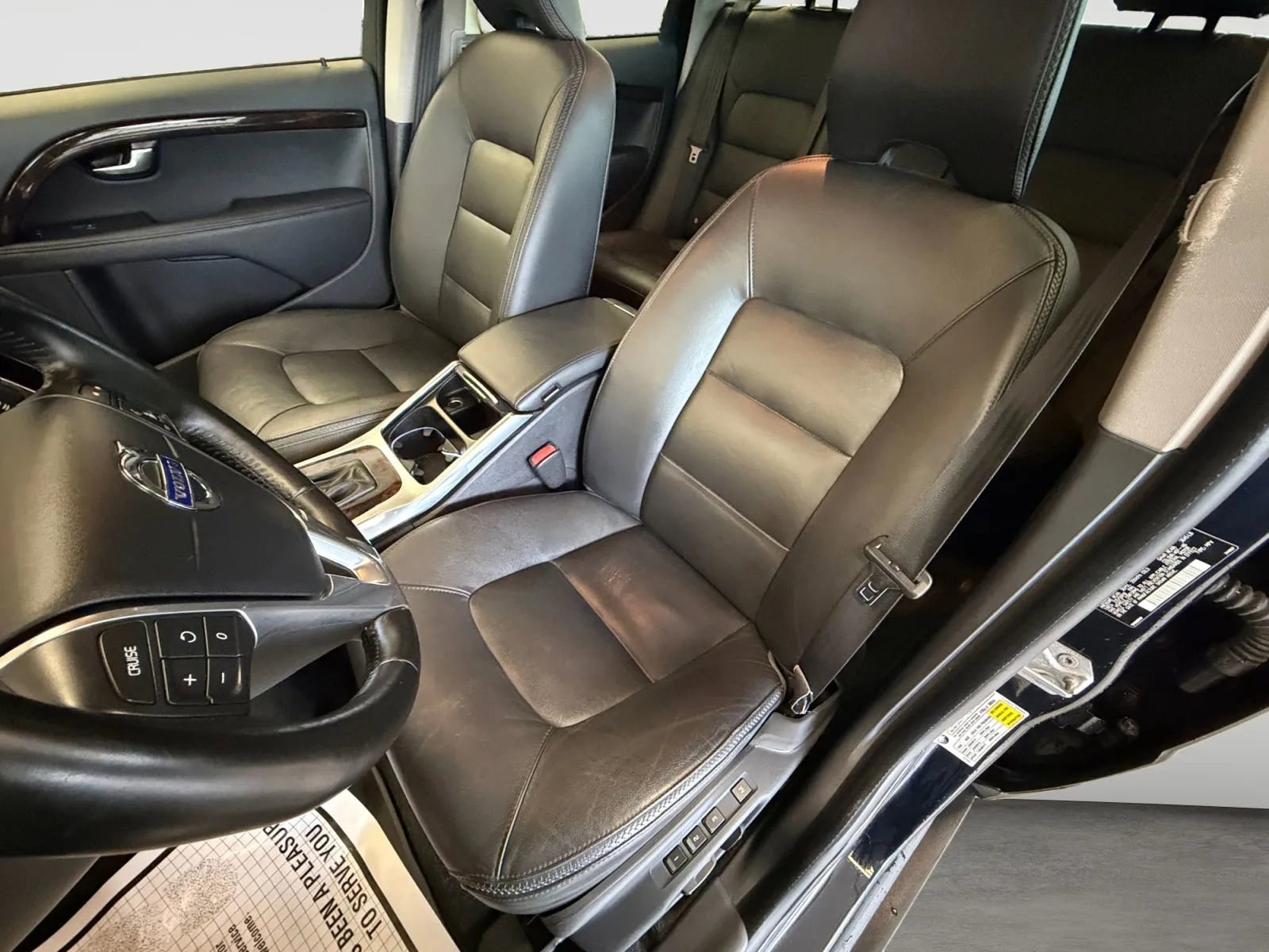 Used 2016 Volvo XC70 T5 Premier w/ Proximity Package image 50