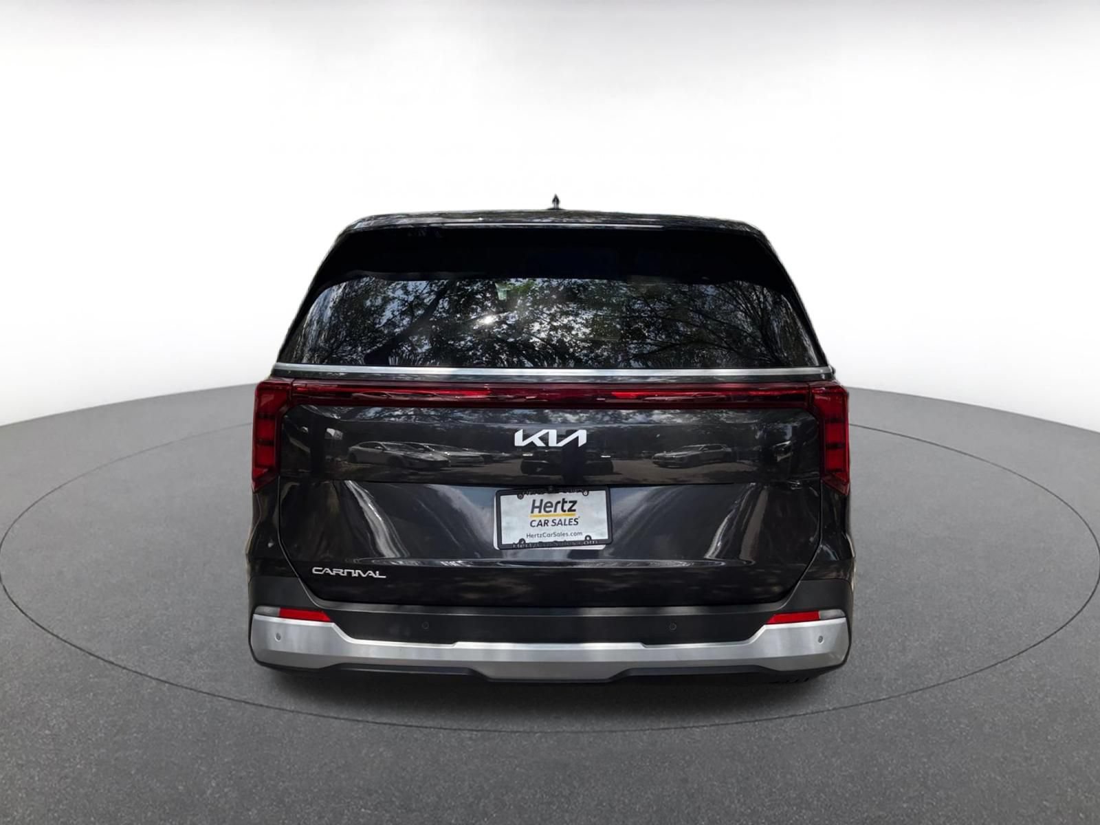 Used 2026 Kia Carnival FWD image 6