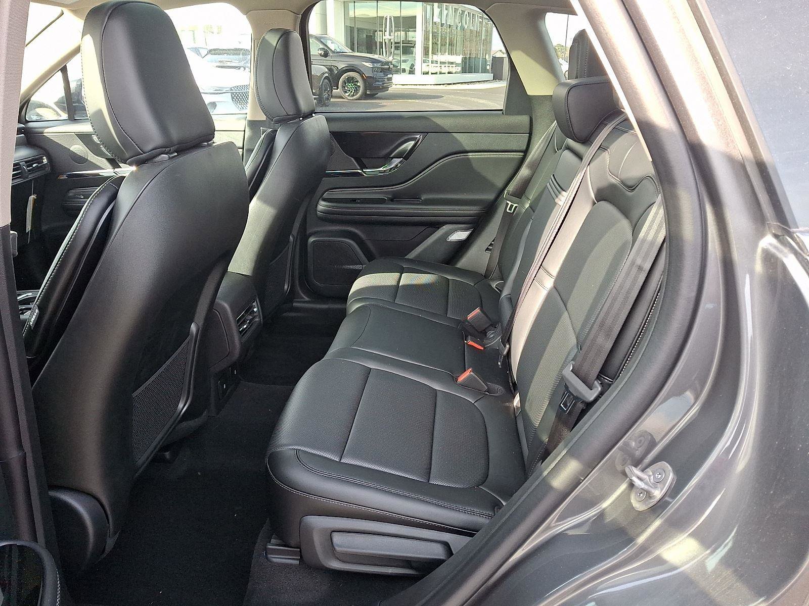 New 2025 Lincoln Corsair Reserve image 7