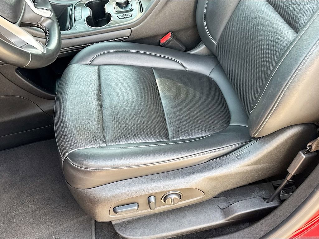 Used 2023 GMC Acadia SLT image 18