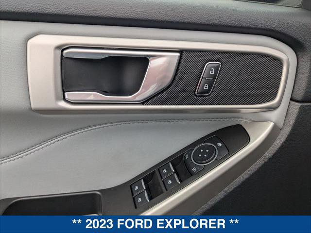 Used 2023 Ford Explorer XLT w/ Equipment Group 202A RWD image 11