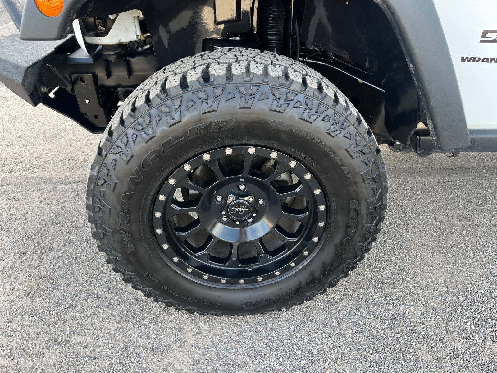 Certified 2018 Jeep Wrangler Sport image 25
