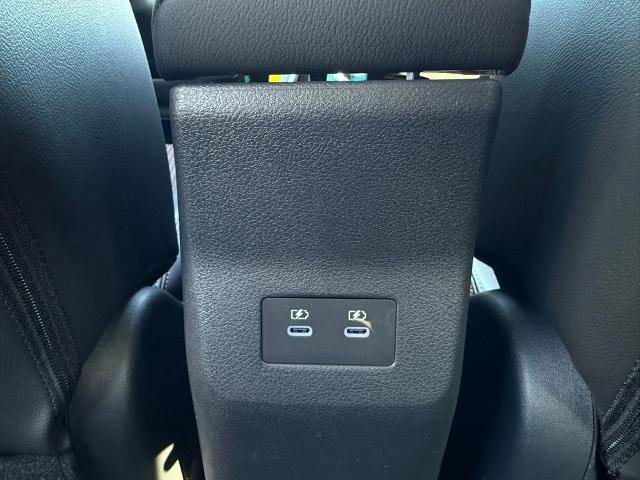 New 2025 Nissan Kicks SR image 12