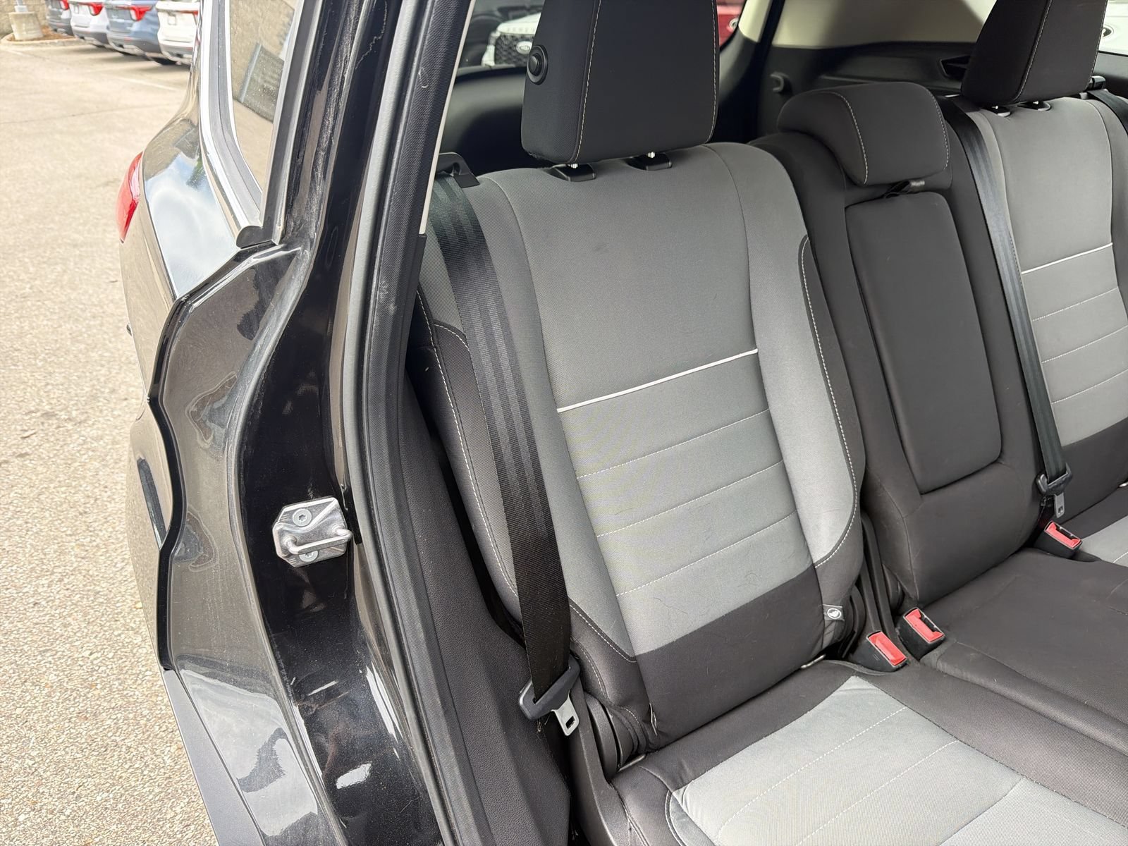 Used 2015 Ford Escape SE FWD image 23