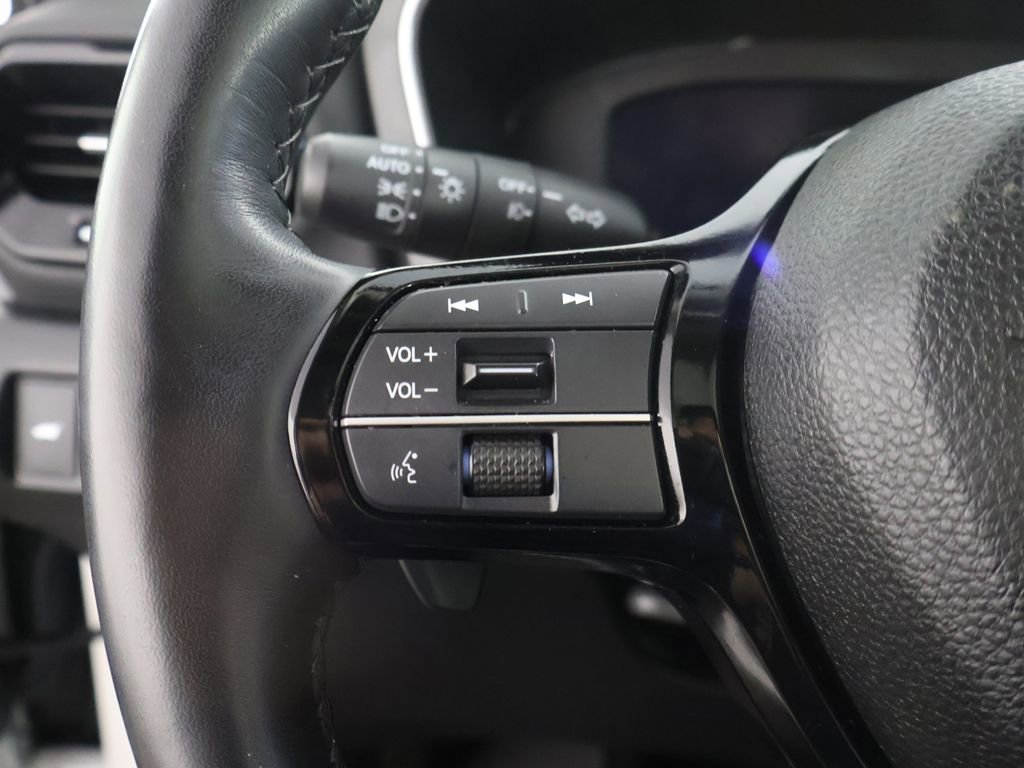 Used 2025 Honda Pilot Elite image 50