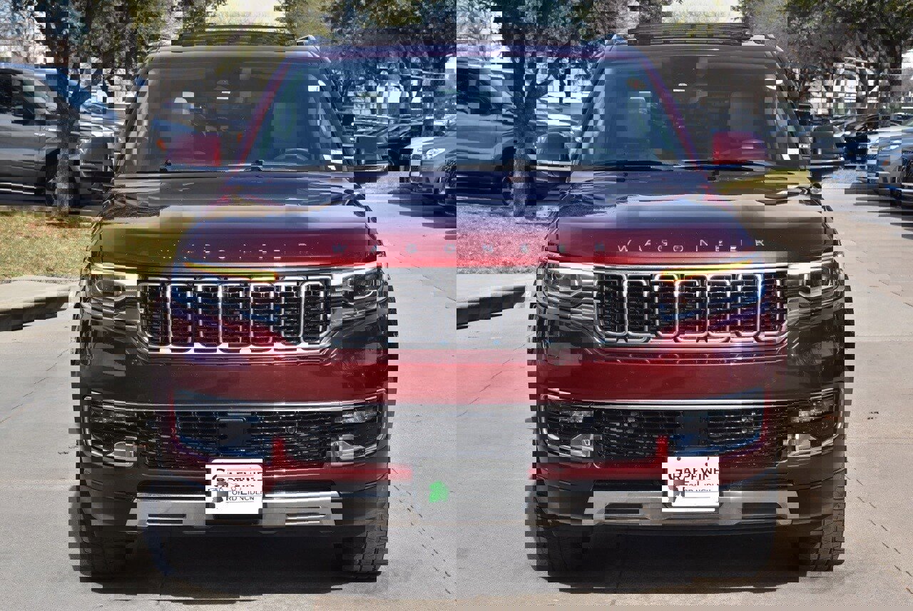 Used 2022 Jeep Wagoneer Series III w/ Premium Group I image 3