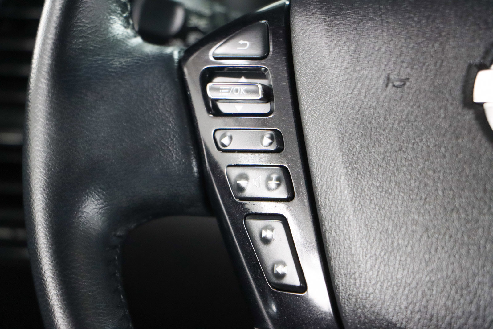 Used 2024 Nissan Armada SL w/ Midnight Edition Package image 14