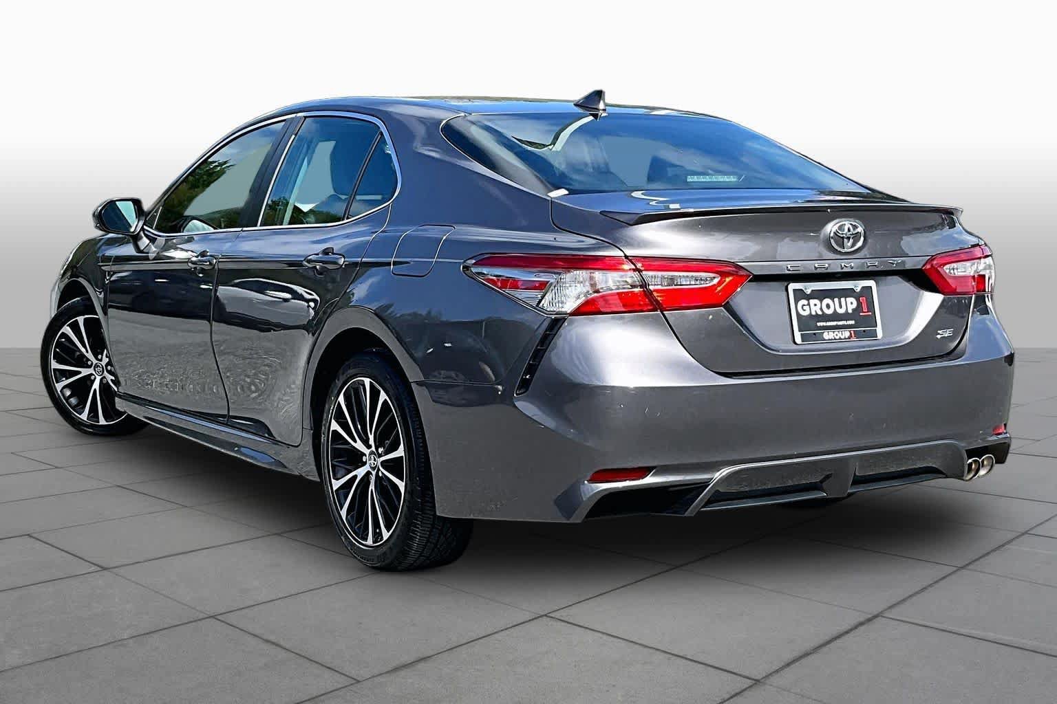 Used 2019 Toyota Camry SE FWD image 12