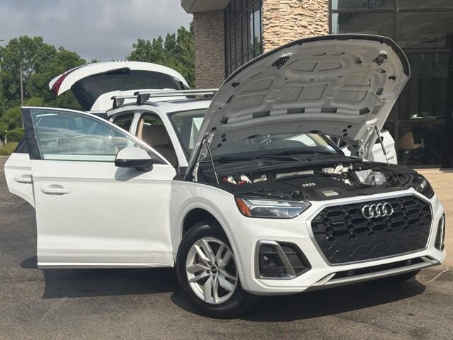 Used 2023 Audi Q5 2.0T Premium w/ Convenience Package AWD/4WD image 9