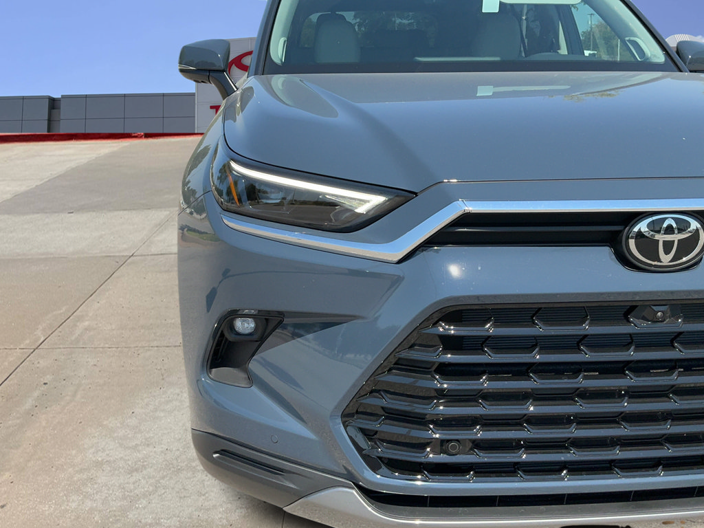 New 2026 Toyota Grand Highlander FWD image 35