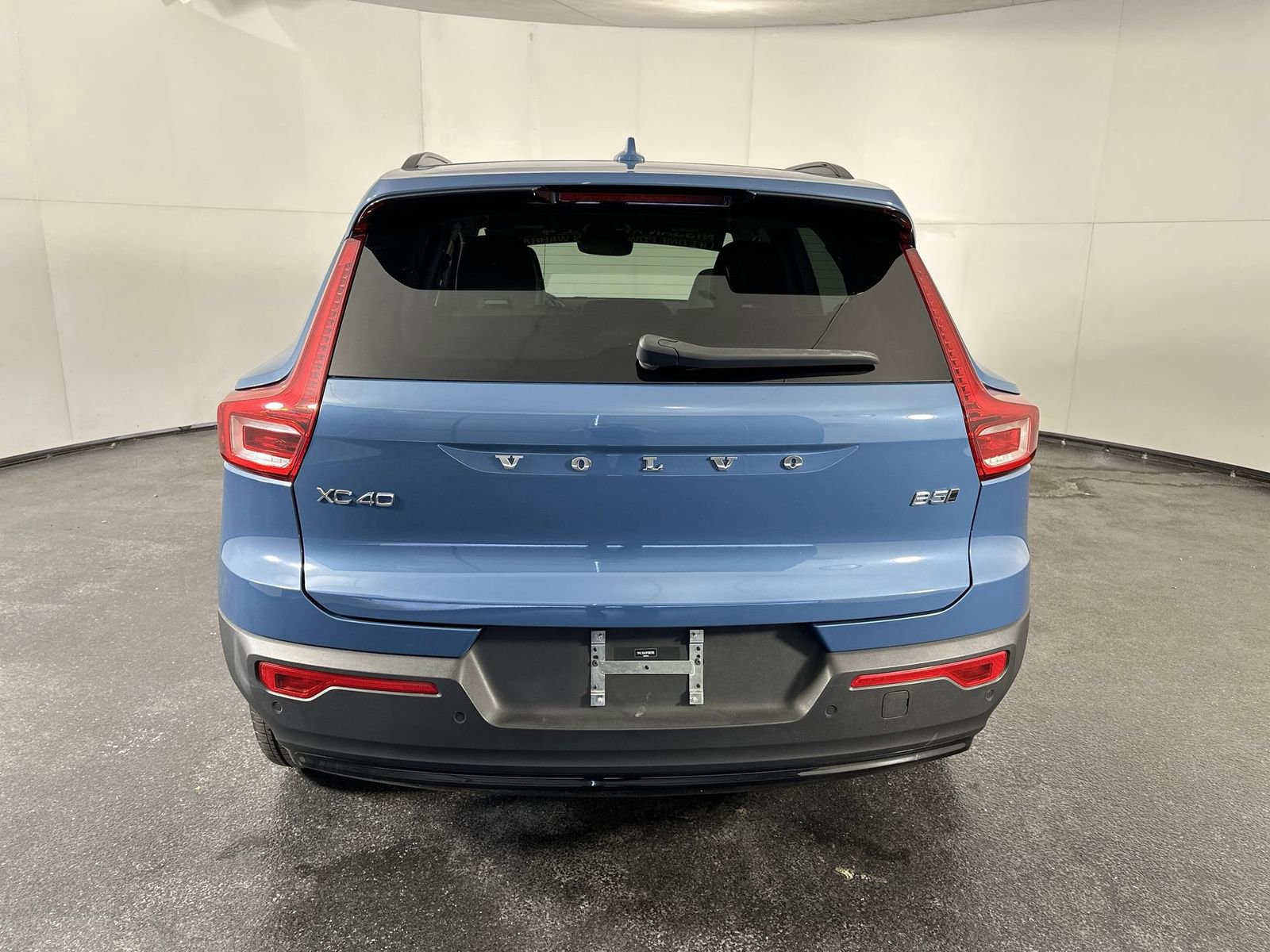Used 2023 Volvo XC40 B5 Plus w/ Protection Package Premier image 7