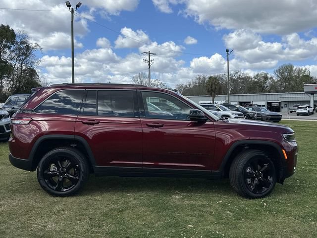 New 2026 Jeep Grand Cherokee Limited w/ Limited Altitude Package AWD/4WD image 6