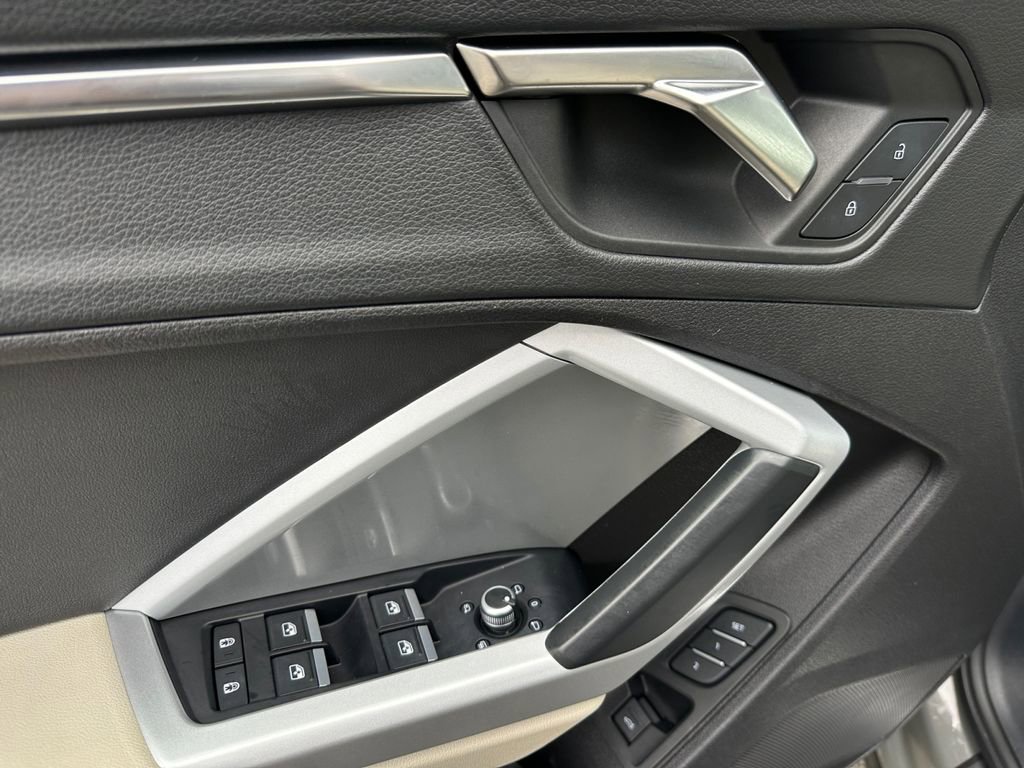 Used 2022 Audi Q3 2.0T Premium w/ Convenience Package image 11