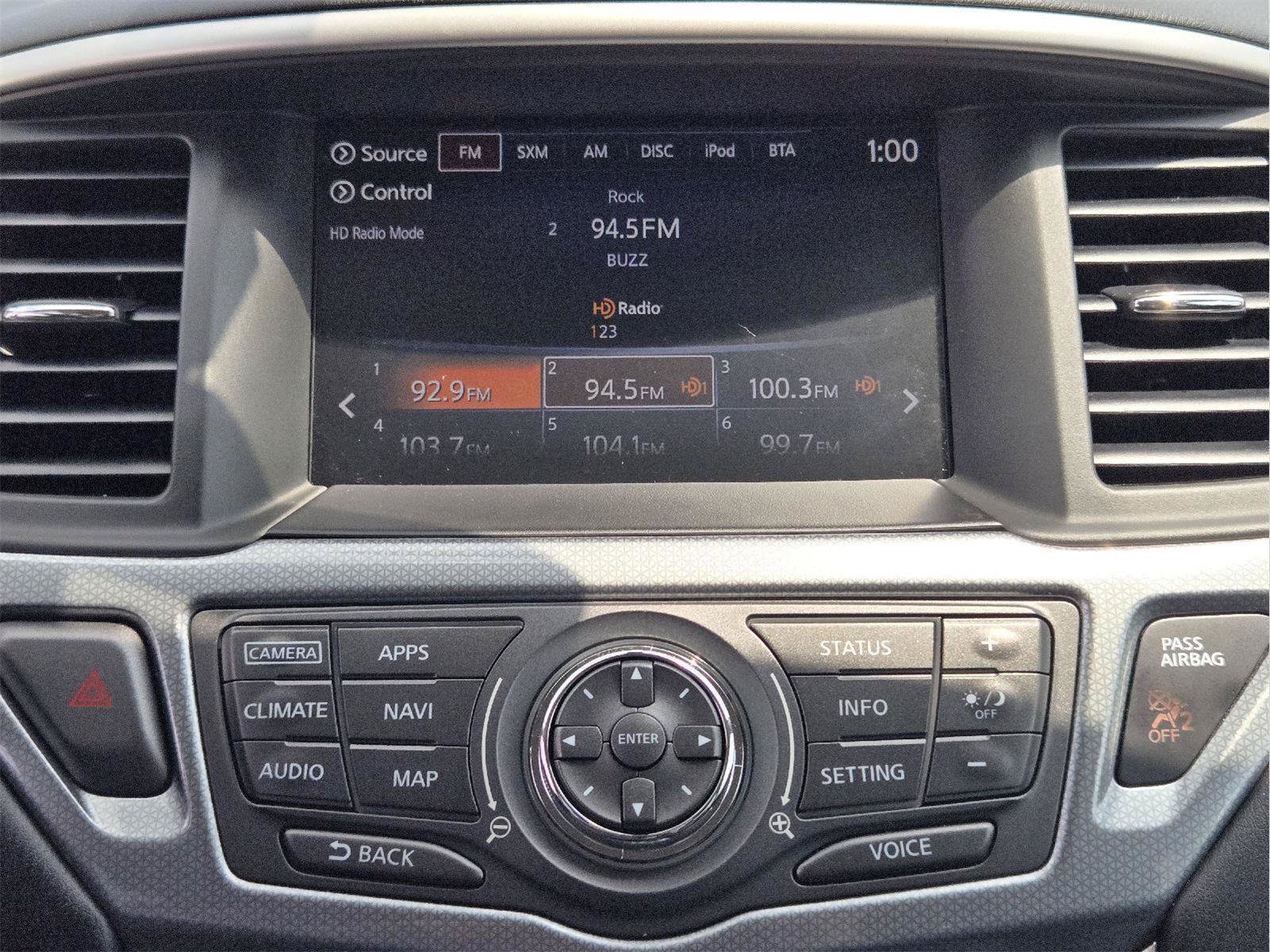 Used 2017 Nissan Pathfinder SL w/ SL Premium Package AWD/4WD image 16