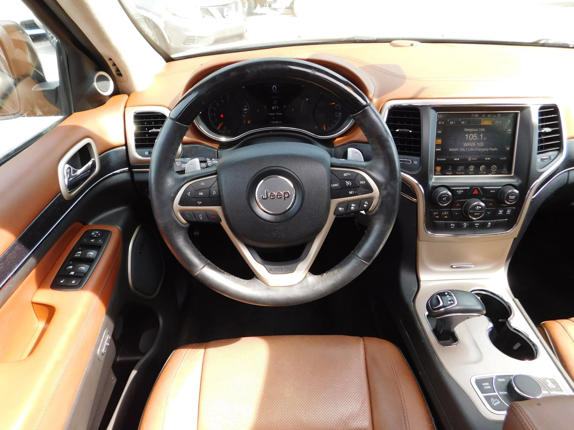 Used 2015 Jeep Grand Cherokee Summit w/ Platinum Series Group AWD/4WD image 14