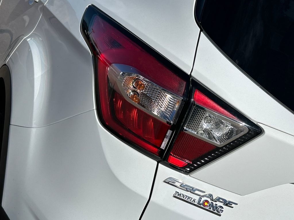 Used 2017 Ford Escape SE image 26