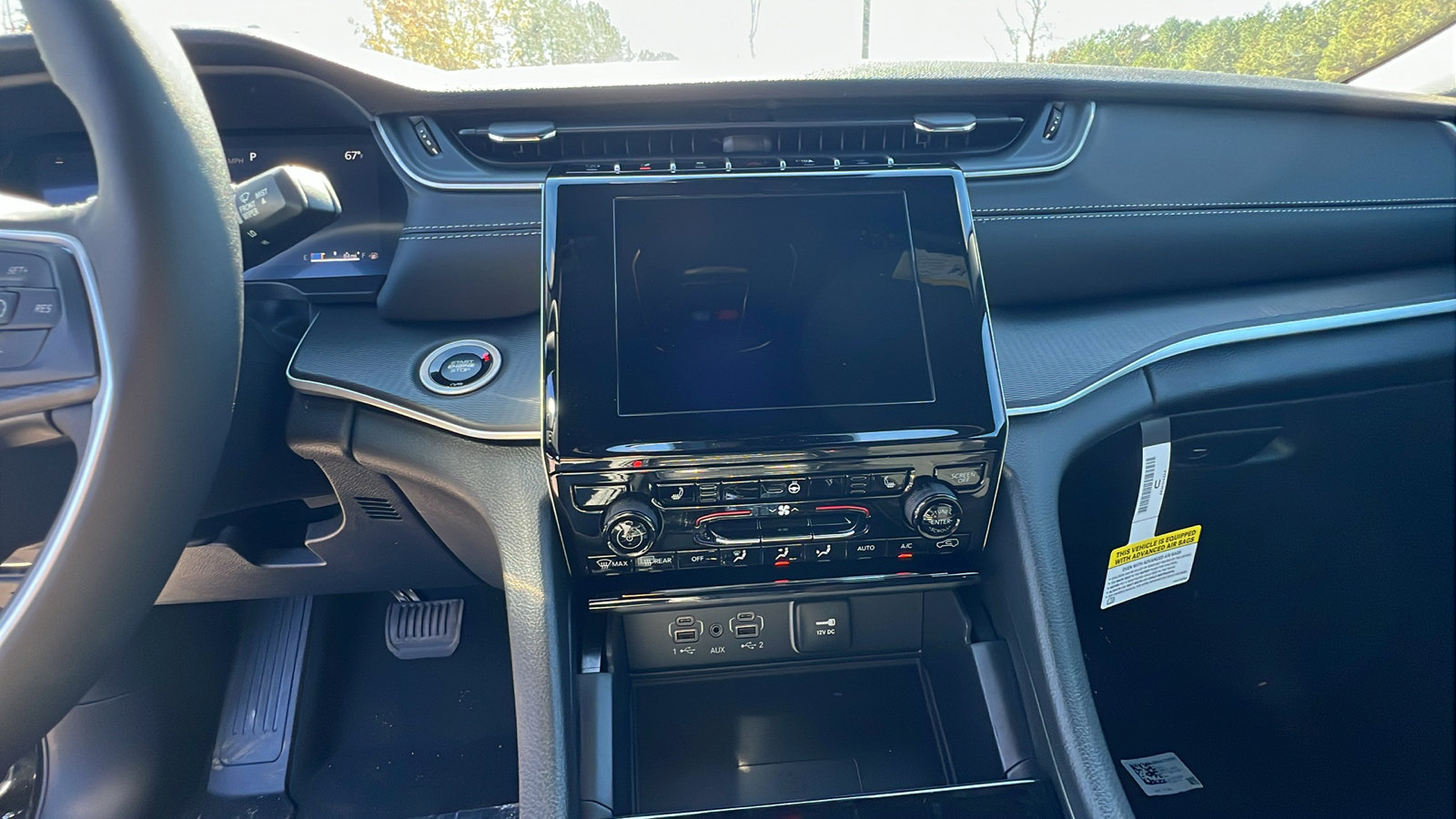 New 2025 Jeep Grand Cherokee Altitude image 28