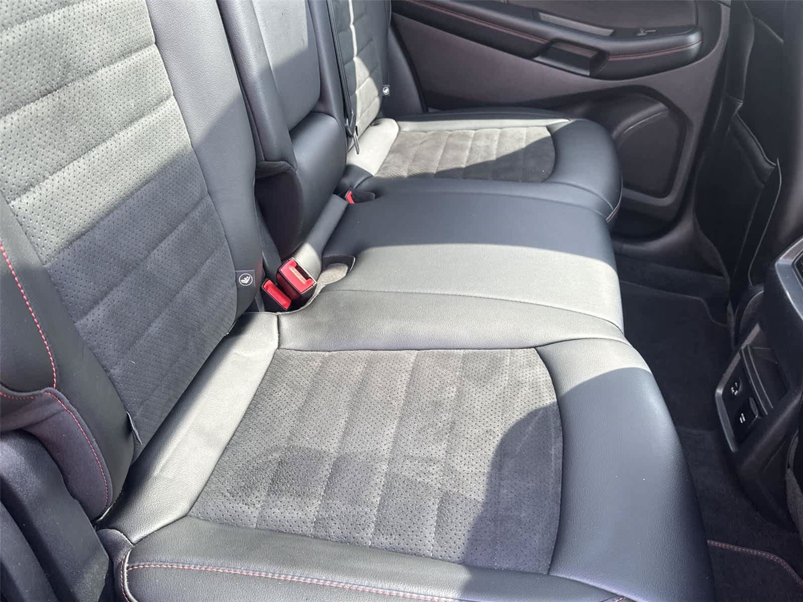 Used 2021 Ford Edge ST-Line AWD/4WD image 16