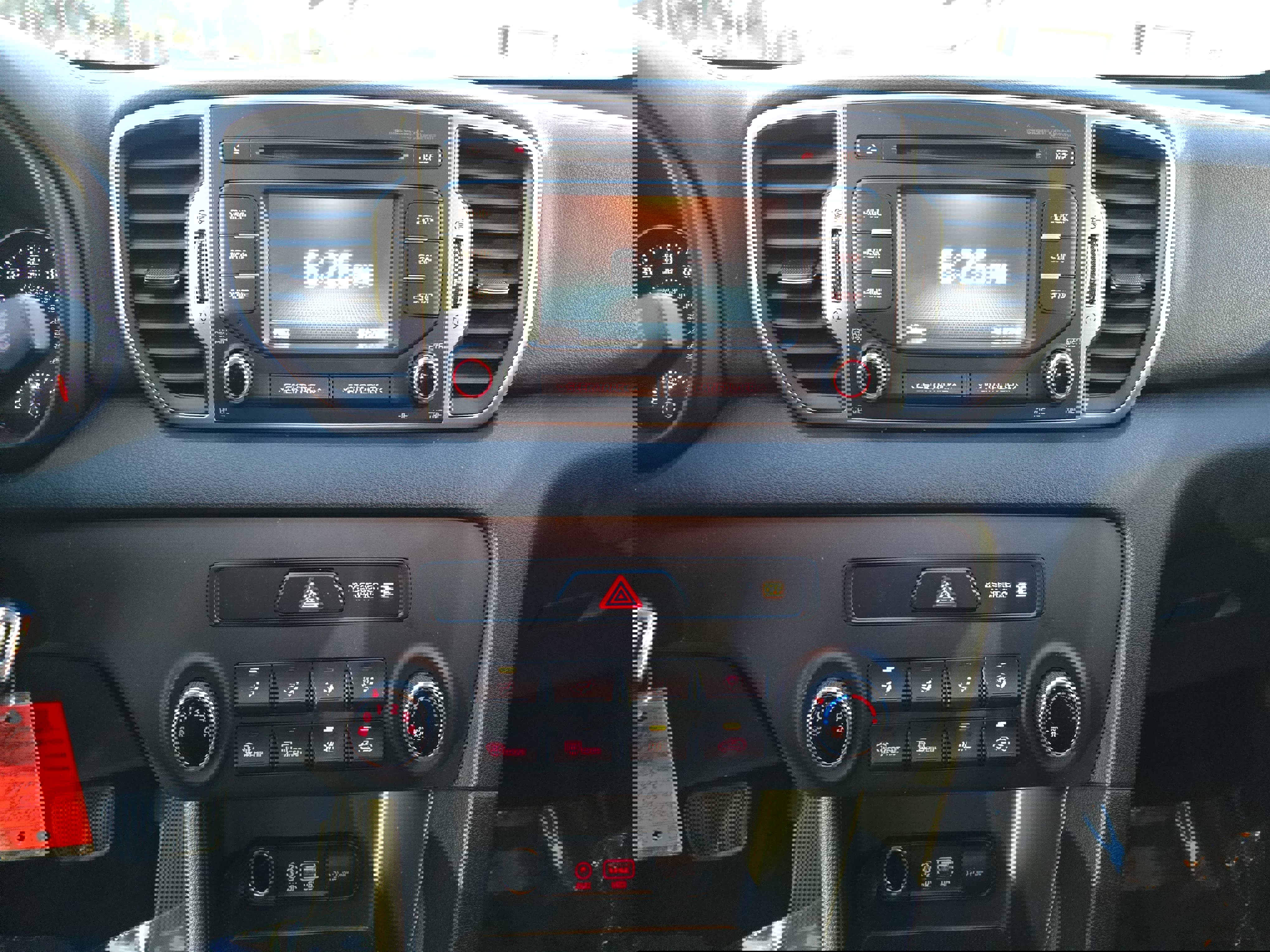 Used 2018 Kia Sportage LX image 25