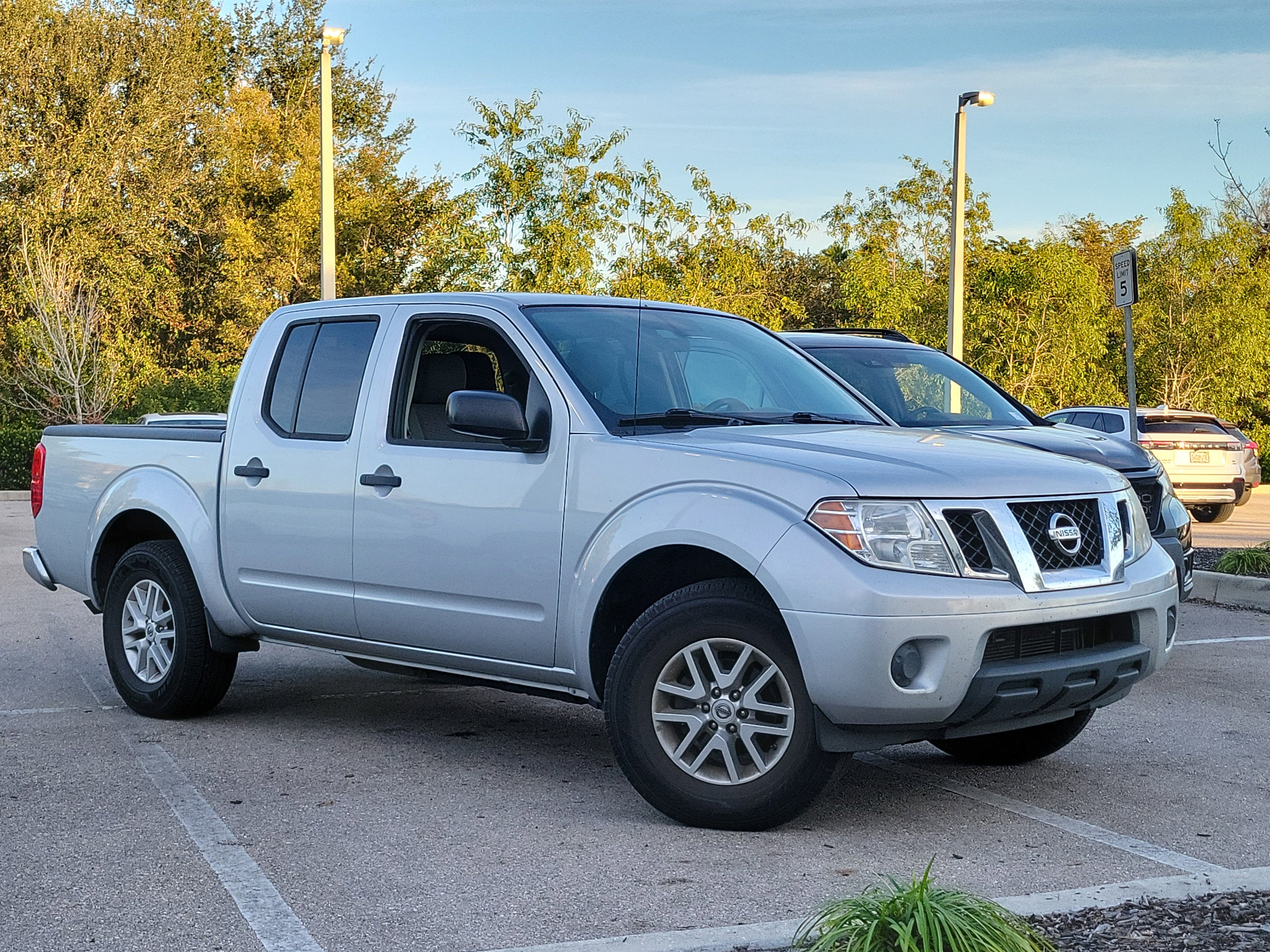 Used 2019 Nissan Frontier SV image 33