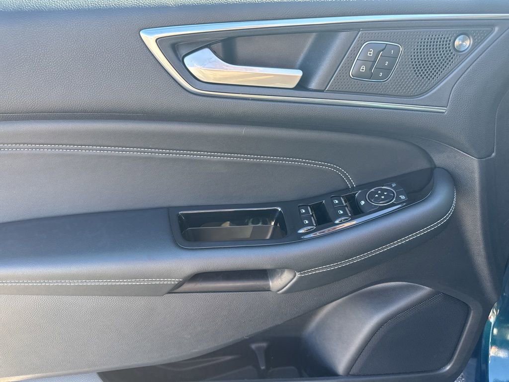 Used 2020 Ford Edge Titanium w/ Equipment Group 301A image 17