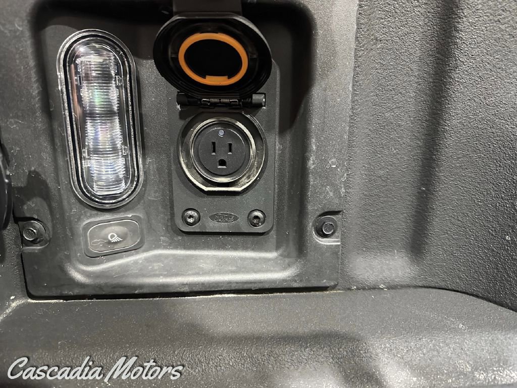 Used 2022 Ford Maverick Lariat w/ Lariat Luxury Package image 40