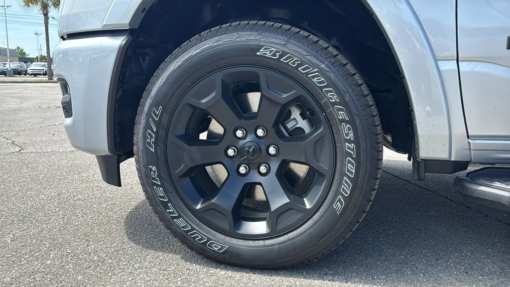 New 2026 RAM 1500 4x4 Crew Cab image 12