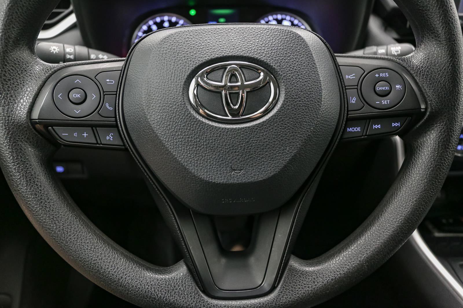 Used 2020 Toyota RAV4 XLE AWD/4WD image 31