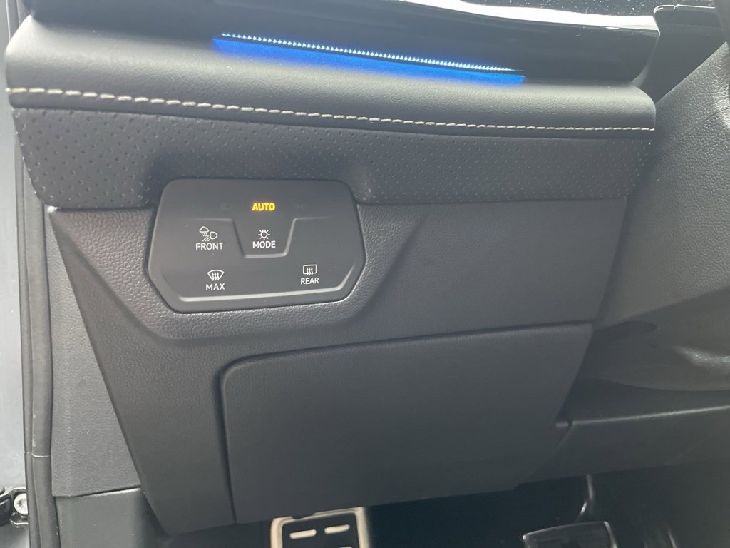 Used 2025 Volkswagen Atlas SEL Premium R-Line image 11