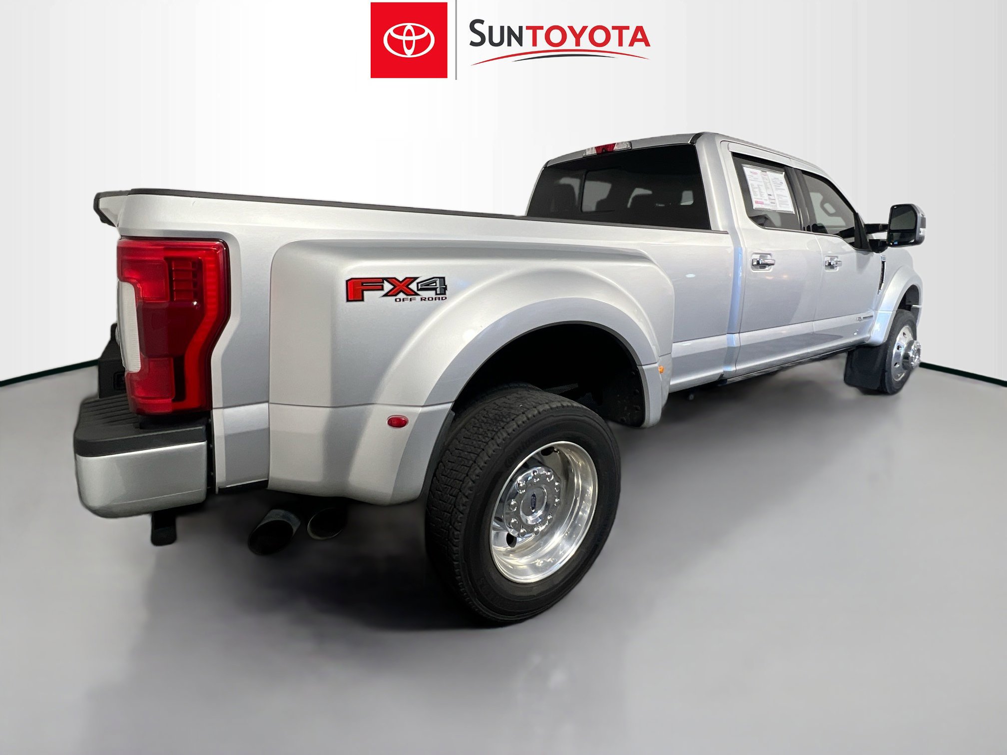 Used 2019 Ford F450 Platinum w/ Platinum Ultimate Package image 4